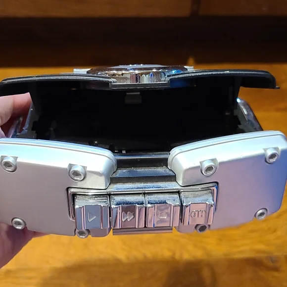 Harley Davidson cassette player - Picture 3 of 4